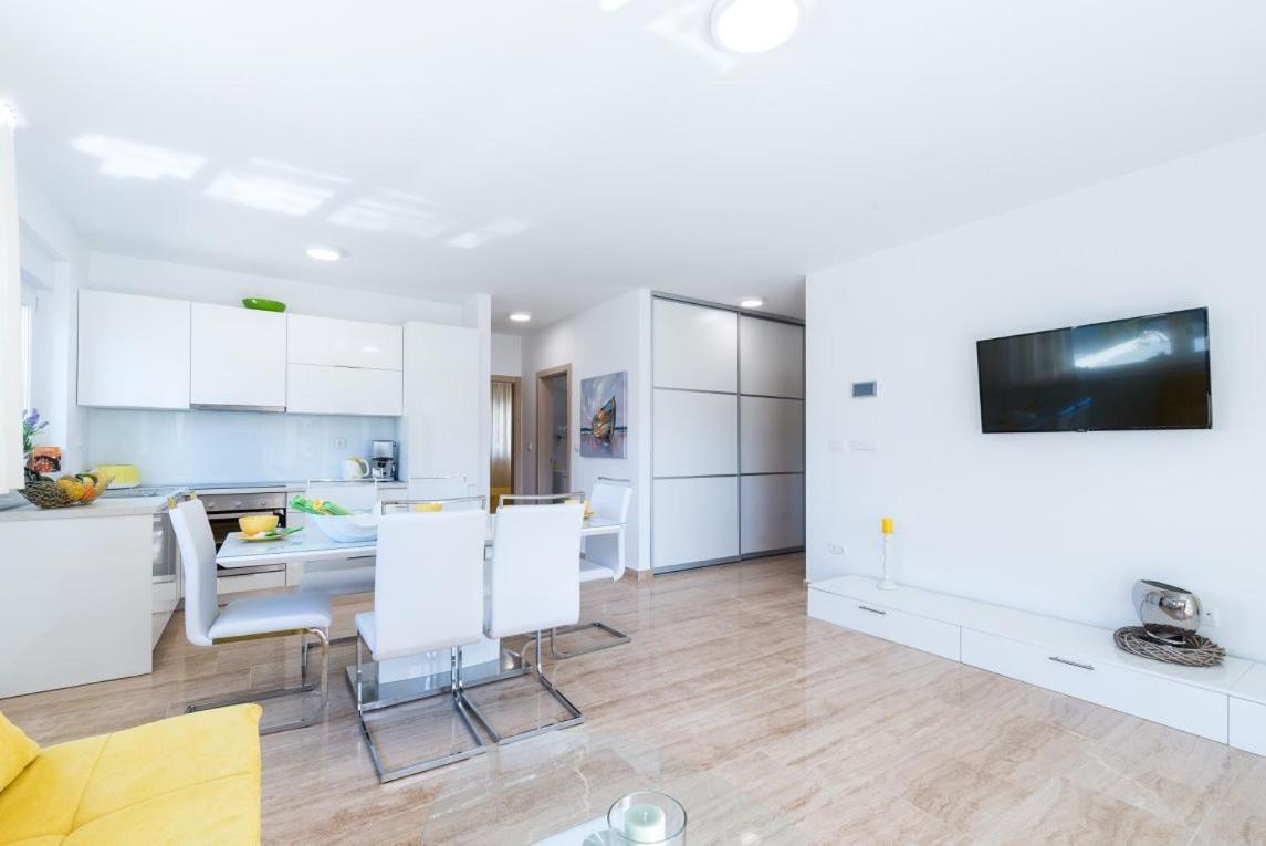 Apartmann Vir Exterior photo